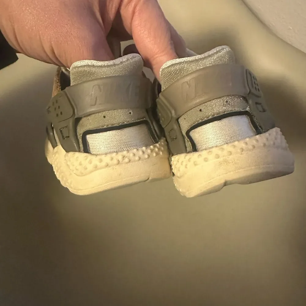 Toddler Nike Huaraches Neutral Sz 7C